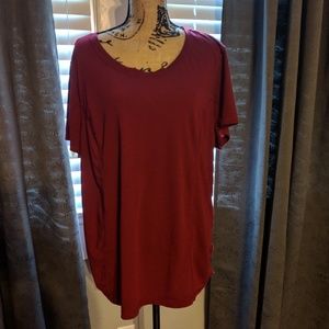 Burgandy t-shirt
